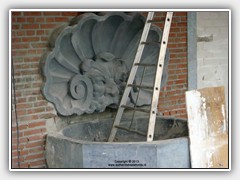 49) Afgietsel op orginele waterbak in de orangerie van Beerschoten